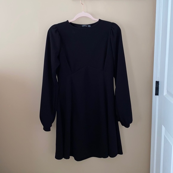 Simple Black Dress - Picture 1 of 4